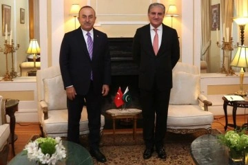 Bakan Çavuşoğlu, Pakistan Dışişleri Bakanı Qureshi ile görüştü
