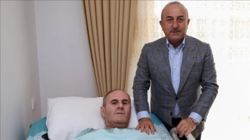 Bakan Çavuşoğlu'ndan şehit polis Sedat Gezer'in Mersin'deki ailesine ziyaret