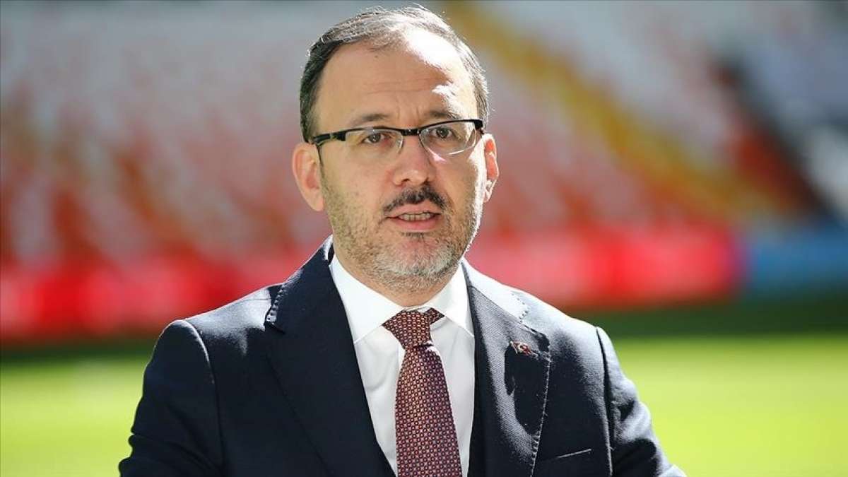 Bakan Kasapoğlu, İstanbul'daki UEFA Şampiyonlar Ligi finalinin seyircili oynanabileceğini belir