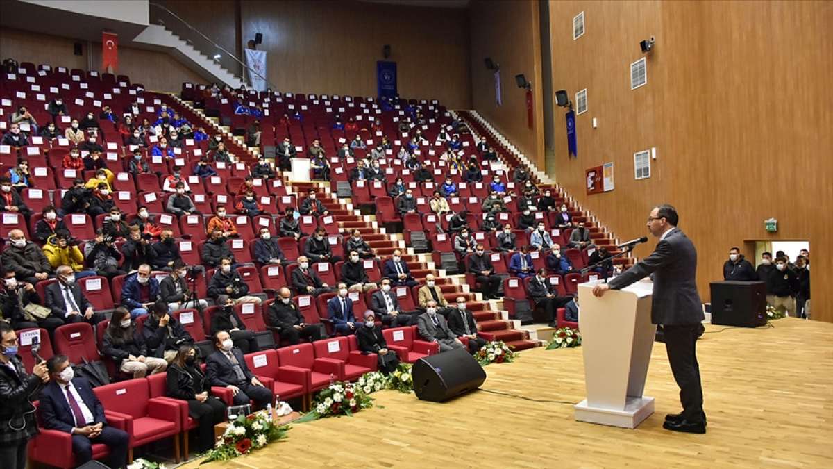 Bakan Kasapoğlu, Şırnak'ta Gençlik ve Spor Yatırımları Protokol Töreni'ne katıldı