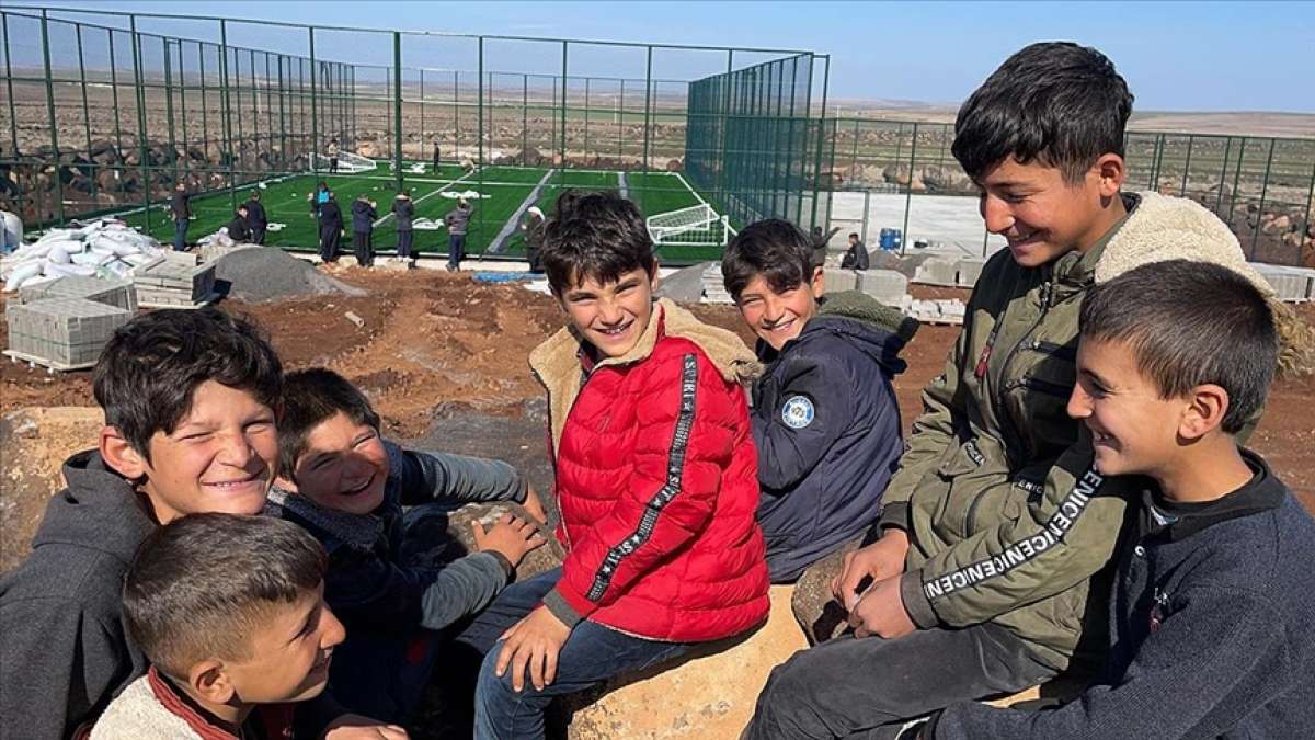 Bakan Kasapoğlu'nun Viranşehirli köylülere verdiği tenis kortu sözü gerçekleştirildi