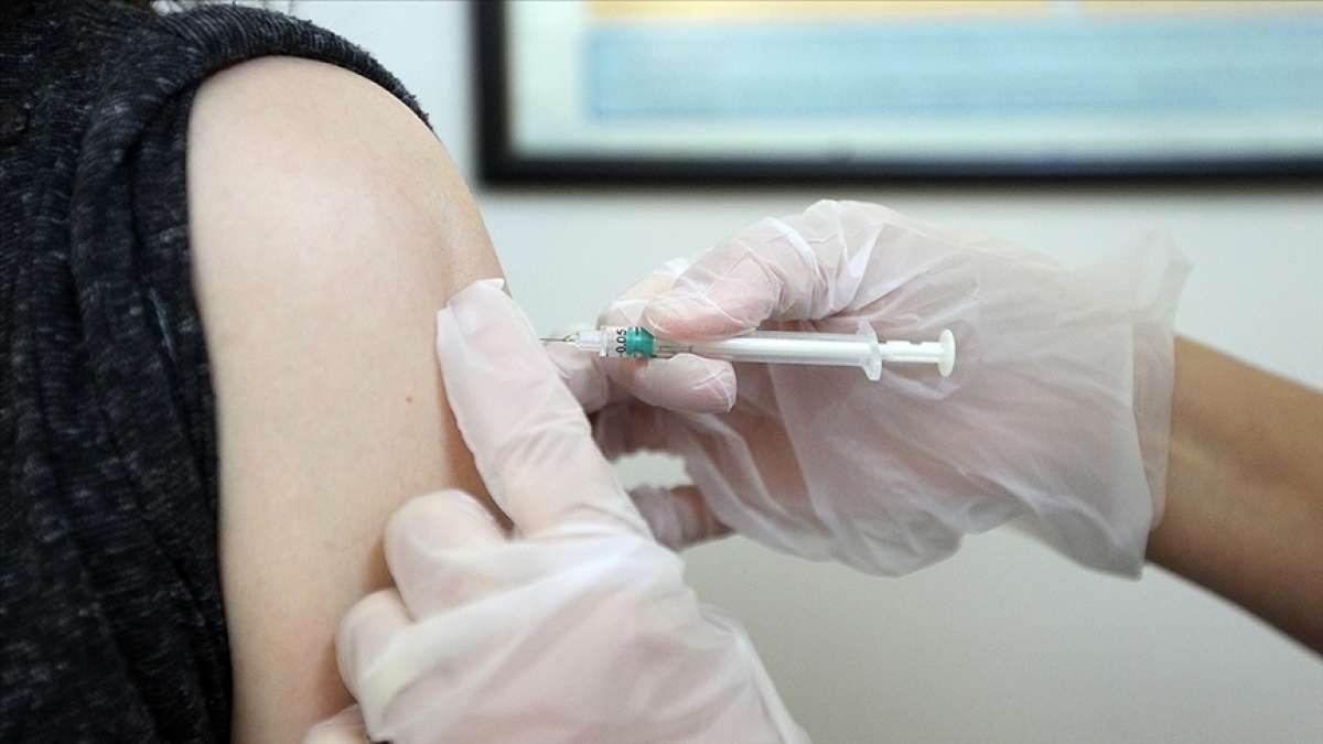 Bakan Koca, bir günde 1 milyon 416 bin 795 doz aşı yapıldığını duyurdu