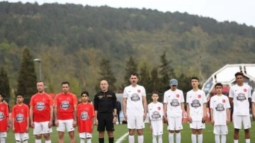 Bakan Kurum ve afetzede çocuklar ünlü isimlerle kıyasıya rekabet etti