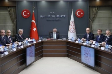 Bakan Nebati, İstanbul Sanayi Odası ile bir araya geldi