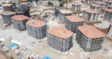 Bakan Özhaseki: “Deprem bölgesinde durup dinlenmek için vaktimiz yok”