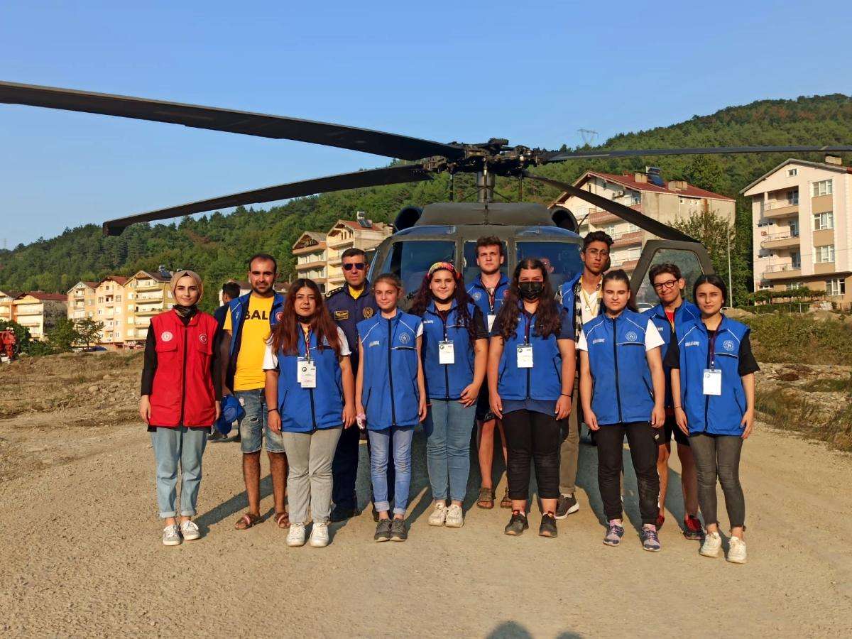 Bakan Soylu'dan Gençlik Merkezi gönüllülerine helikopter jesti