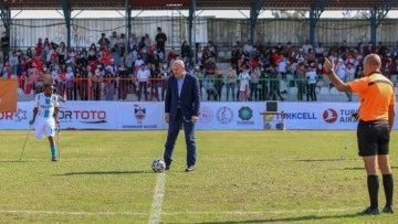 Bakan Süleyman Soylu, Ampute Futbol Türkiye Kupası maçında başlama...