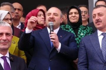 Bakan Varank: 'T&uuml;rkiye gemisini yolunda tutabilecek bir tane kaptan var'