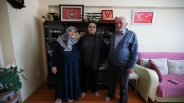 Bakan Yanık, 15 Temmuz şehidi Özgür Gençer'in annesini ziyaret etti