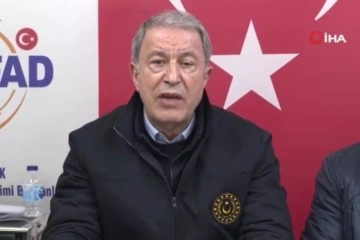 Bakanı Akar: 'Mehmetçiğin dün olduğu gibi bugün de milletinin emrinde olduğunu gösterdik'