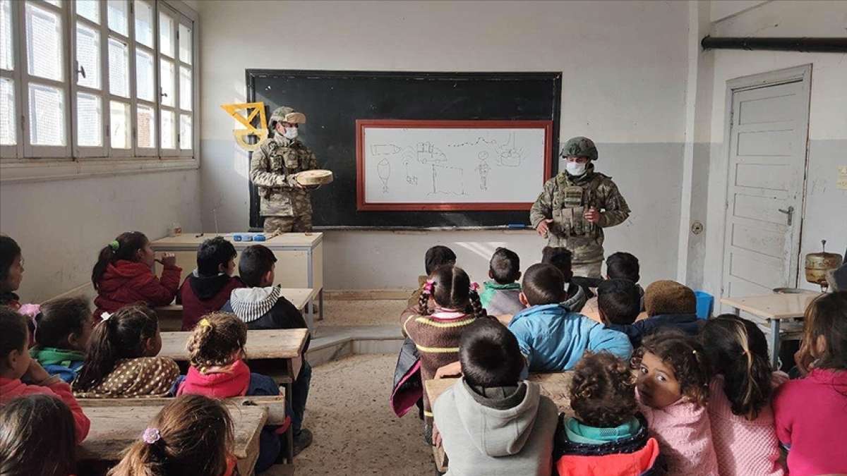 Barış Pınarı bölgesinde PKK/YPG'nin tuzakladığı mayın/EYP'lere karşı eğitimlere devam edil