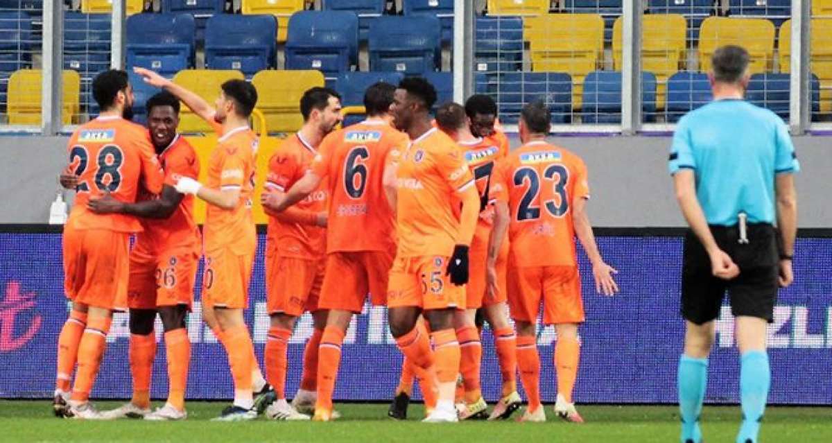 Başakşehir'de 10 maçlık galibiyet hasreti sona erdi