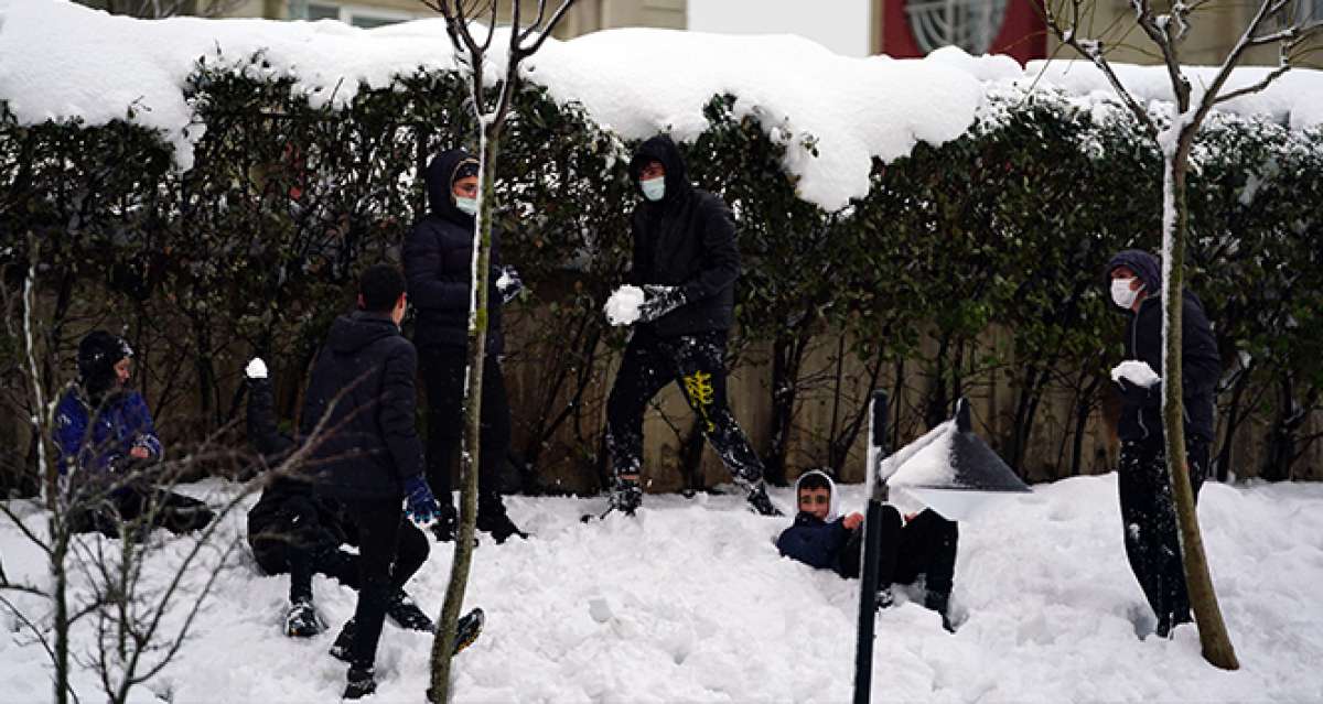 Başakşehir'de çocukların kar keyfi