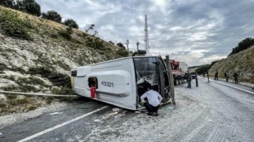 Başakşehir'de servis minibüsü devrildi: Yaralılar var!