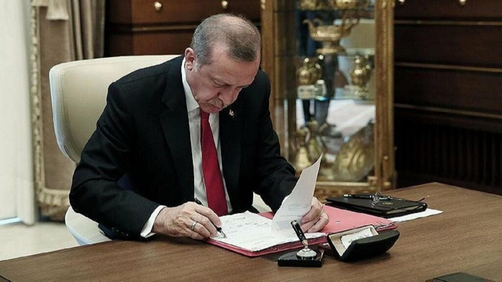 Başkan Erdoğan imzaladı! Son dakika yıllık izin kararı