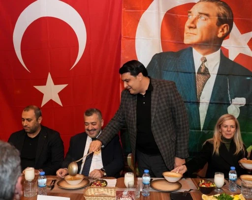 Başkan G&uuml;ler, Teşkilat ile Belediye Başkanı Umut Yılmaz&rsquo;ı Buluşturdu