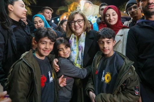 Başkan Şahin, şehir yaşamına katkı sunan büyükşehir belediye başkanları arasında birinci oldu