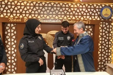  Başkan Tahmazoğlu'ndan polis çiftlere kelepçeli nikah