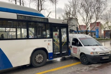 Başkent'te EGO otobüsünün şoförü trafikteki tartışmada aracı metrelerce sürükledi