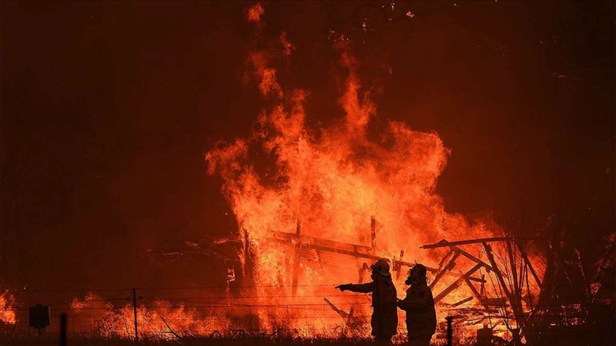 Batı Avustralya'daki orman yangınlarında yaklaşık 30 ev kullanılamaz hale geldi