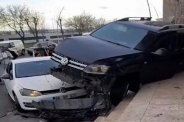 Batman’da trafik kazası güvenlik kamerasına yansıdı