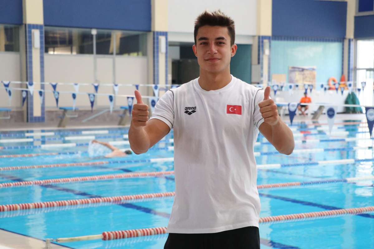 Baturalp Ünlü, ağabeyine özenerek başladığı yüzmede olimpiyat...