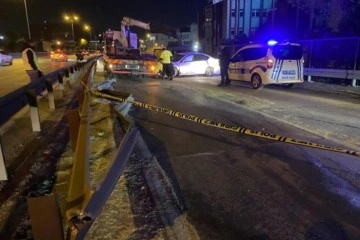 Bayrampaşa'da alkollü sürücü bariyere çarptı: 1 ağır yaralı