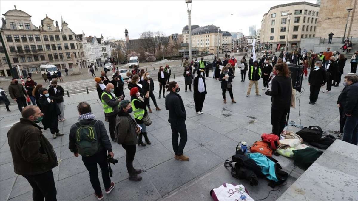 Belçika'da iklim değişikliğine dikkat çekmek için gösteri düzenlendi