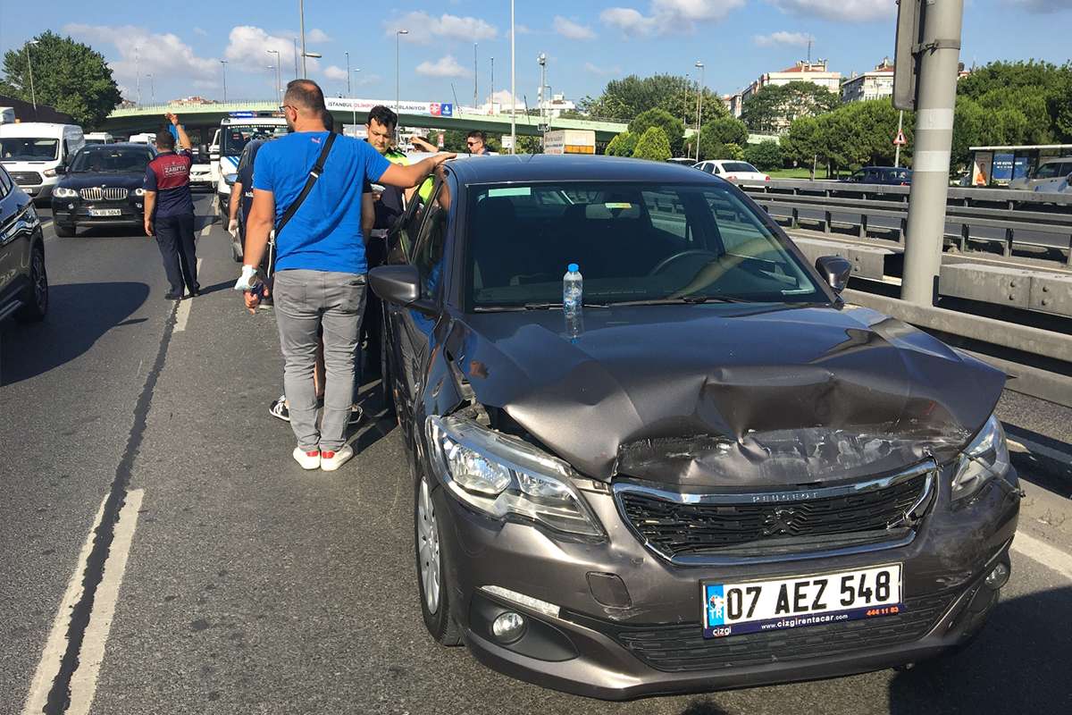 Belçika'dan İstanbul'a bir günlüğüne geldi, kiraladığı araçla kaza yaptı