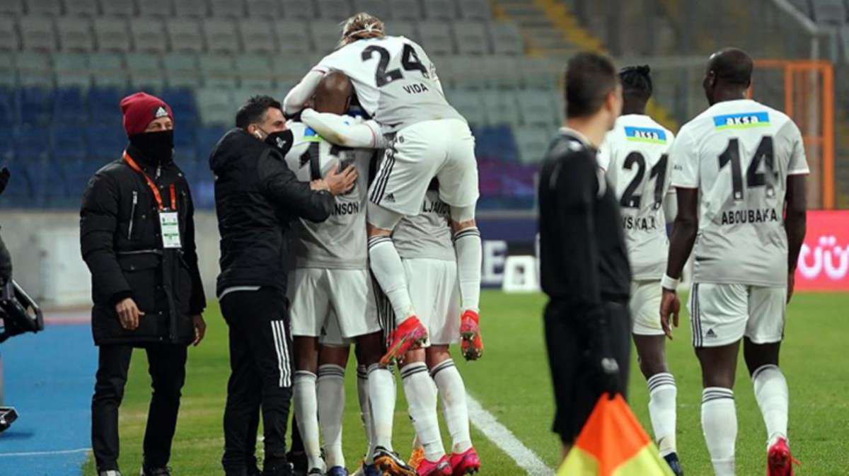 Beşiktaş, Başakşehir'i 3-2 yendiği maçta pas rekoru kırdı