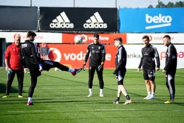 Beşiktaş, Fenerbah&ccedil;e ma&ccedil;ının hazırlıklarını s&uuml;rd&uuml;rd&uuml;