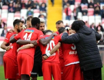 Beşiktaş, Süper Lig'de yarın Yeni Malatyaspor ile karşılaşacak