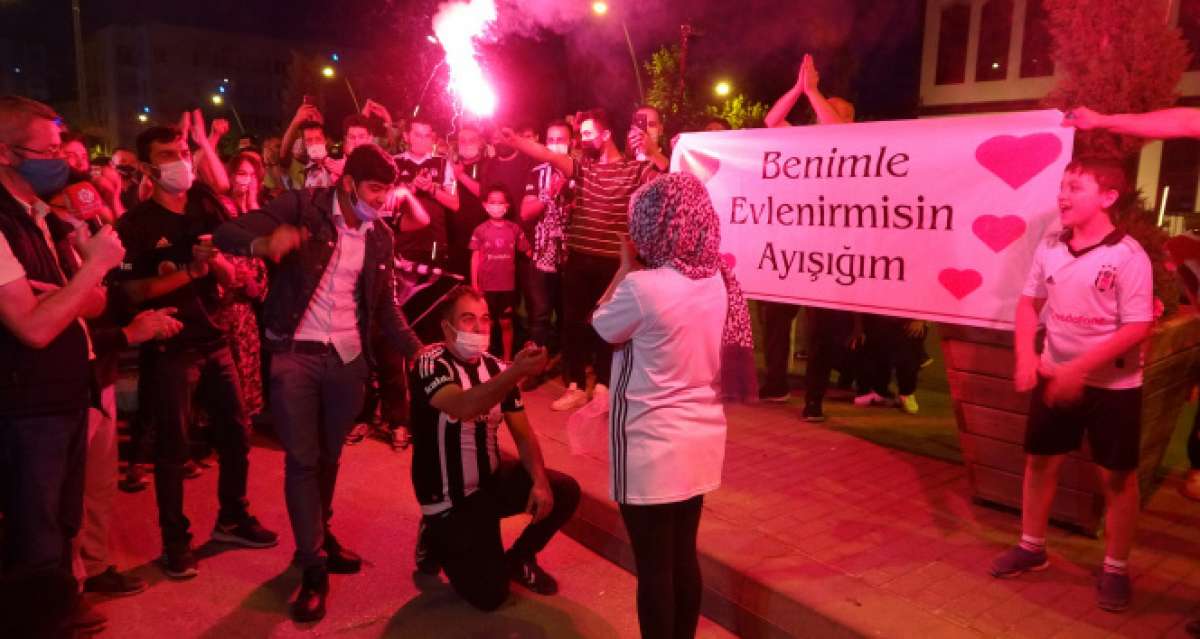 Beşiktaş'ın şampiyonluk kutlamasında romantik anlar