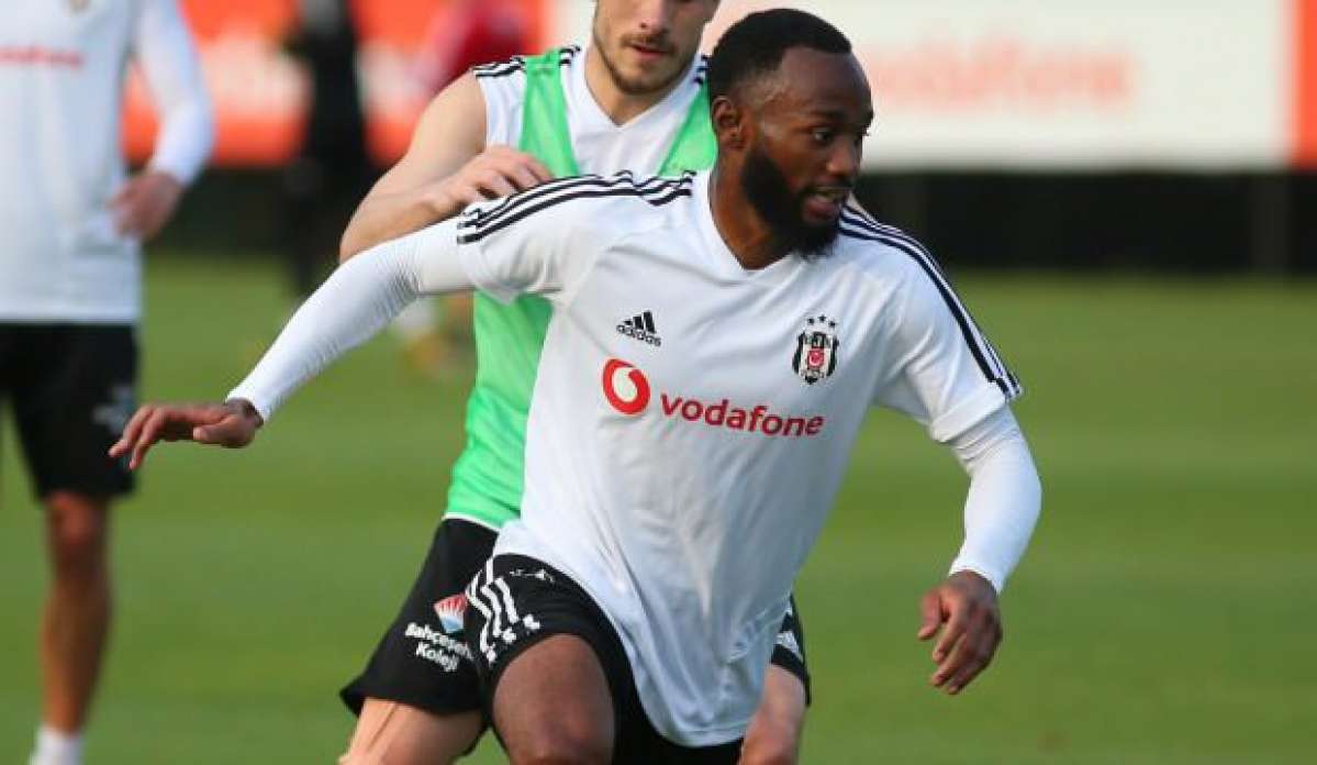 Beşiktaş'ta N'Koudou kalmayı garantiledi!