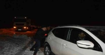 Besni Belediyesi karla mücadeleye devam ediyor