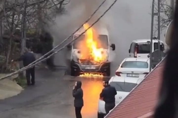 Beykoz&rsquo;da okul servisi alev alev yandı