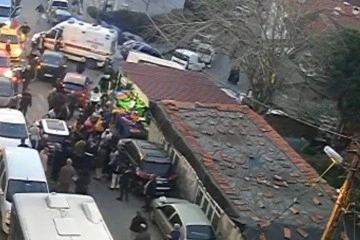 Beykoz'da vatandaşa İETT otobüsü çarptı, yakını otomobil ile kalabalığa daldı