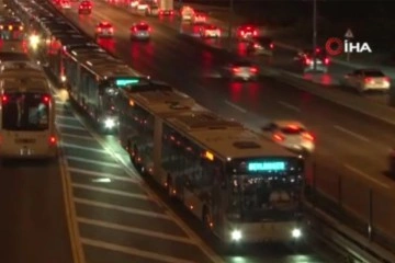 Beylikdüzü’ndeki metrobüs kazasının etkisi saatlerce sürdü, yolcular isyan etti
