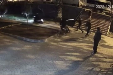 Beyoğlu&rsquo;da 18 yaşındaki gen&ccedil; kızın vurulduğu g&ouml;r&uuml;nt&uuml;ler ortaya &ccedil;ıktı