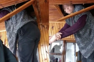Beyoğlu’nda FETÖ firarisi kadının tavan arasında yakalandığı anlar kamerada