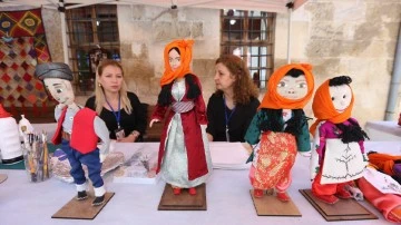 Bez bebek ustaları Gaziantep'te buluştu
