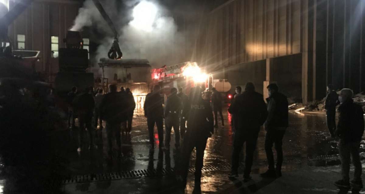 Bilecik'te alüminyum fabrikasının hurdalığında yangın