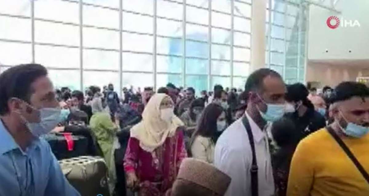Binlerce Pakistanlı havalimanına akın etti