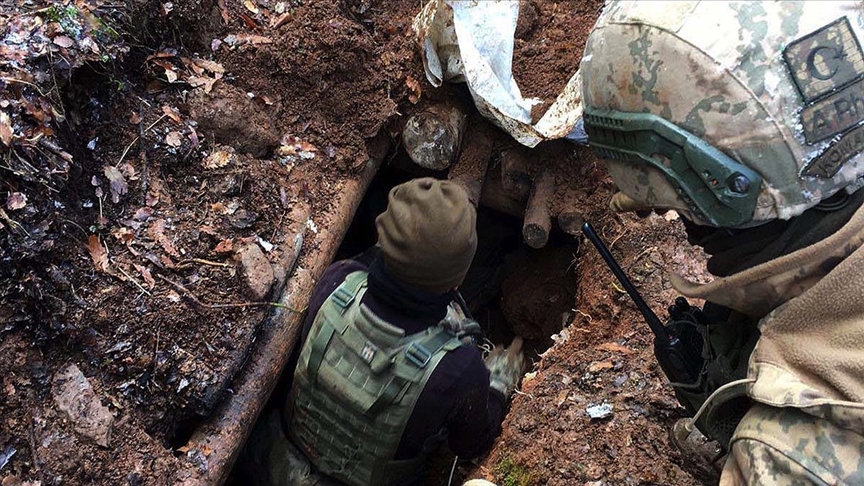 Bitlis'te terör örgütü PKK'ya ait 1 ton 50 kilogram amonyum nitrat ele geçirildi