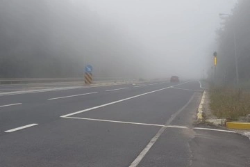 Bolu Dağı sisle kaplandı, görüş mesafesi 30 metreye düştü
