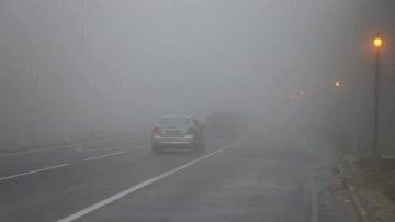 Bolu Dağı&rsquo;nda yoğun sis: Görüş mesafesi 10 metreye düştü