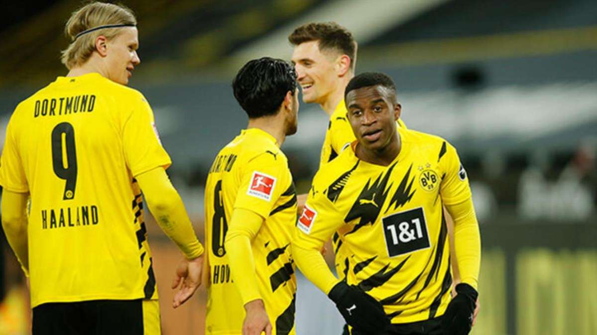 Borussia Dortmund, sahasında Hertha Berlin'i 2-0 mağlup etti