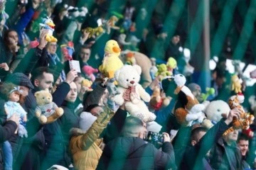 Bosna Hersek'te oynanan ma&ccedil;ta T&uuml;rkiye'deki depremzede &ccedil;ocuklara destek