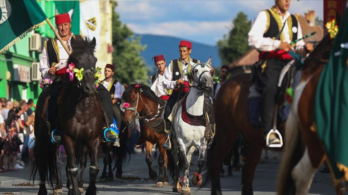 Bosna Hersek'teki geleneksel Ayvaz Dede Şenlikleri'ne katılacak atlılar Prusac'a uğur