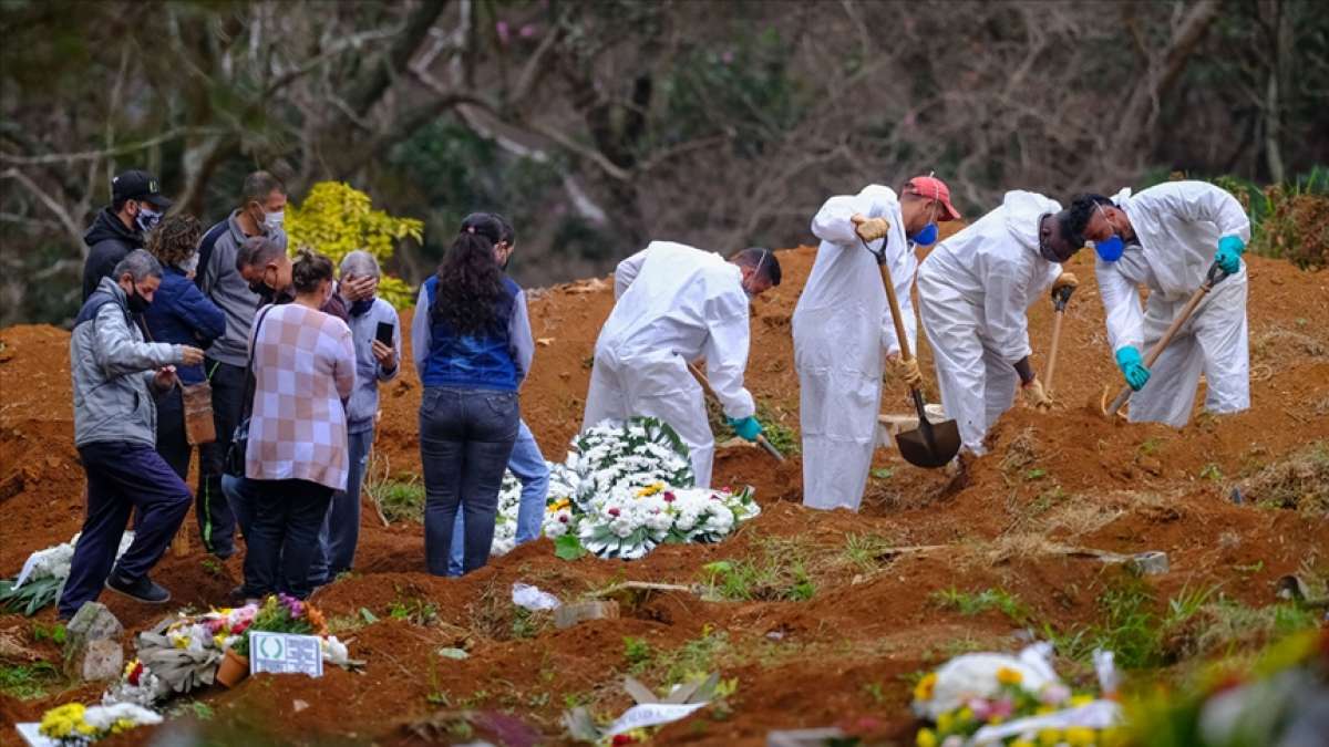 Brezilya'da son 24 saatte 2 bin 392 kişi Kovid-19'dan hayatını kaybetti